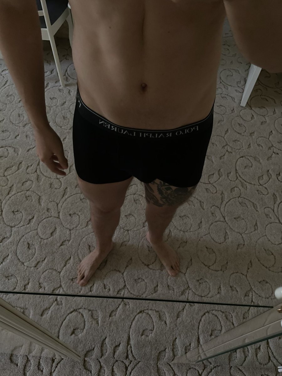 cashmasterstud's tweet photo. Be useful for young Alpha Lord  #alphamaster #alpha #feet #cashmaster #drainsession #FinDom #findom #findomAlpha #findomdrain #dom #cashsubs #alphafeet  #findomaddiction https://t.co/6h2UFQPuD4
