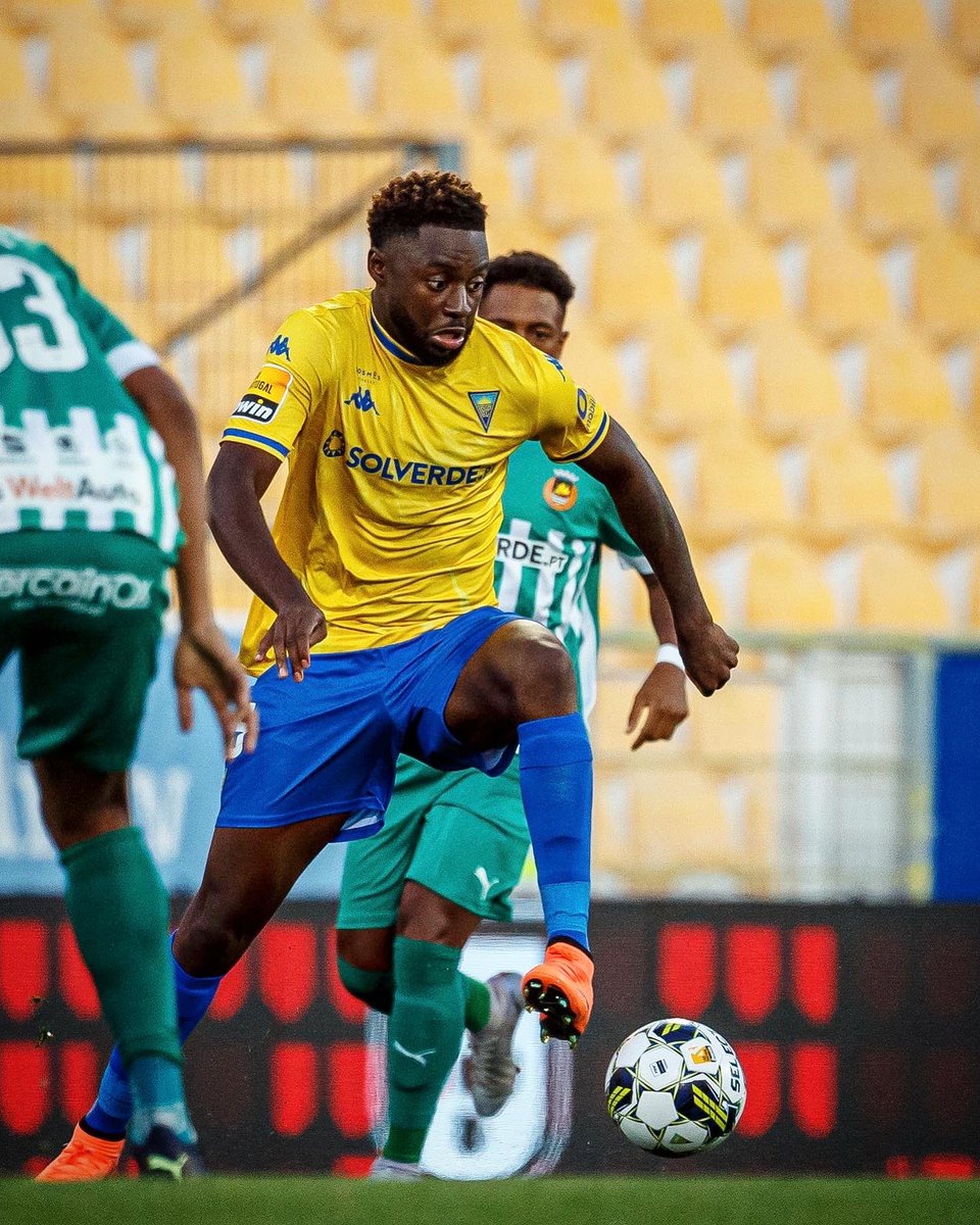 Primeiro jogo em casa 🟡🔵 Vamos continuar a trabalhar 👊🏾 #Further <a href="/estorilpraiasad/">Estoril Praia SAD</a>