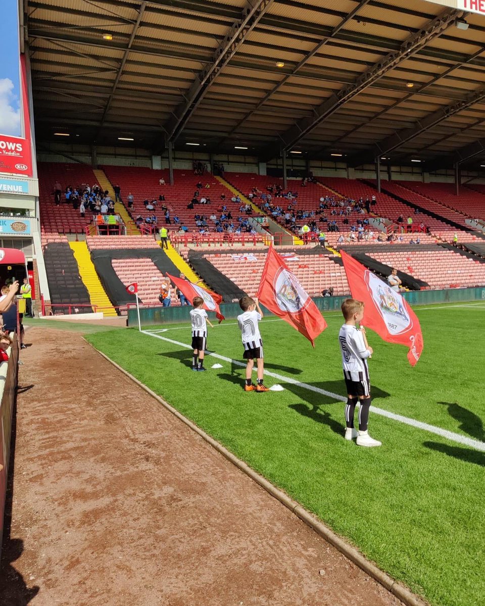 actionlees's tweet photo. Flag waving at Oakwell.  Not only the best day of the summer holidays but best day of his life Jackson says. @MPSClass8 @MapplewellSch @BarnsleyFC thanks for arranging @ellireds2 https://t.co/mOGVvxJ5pF