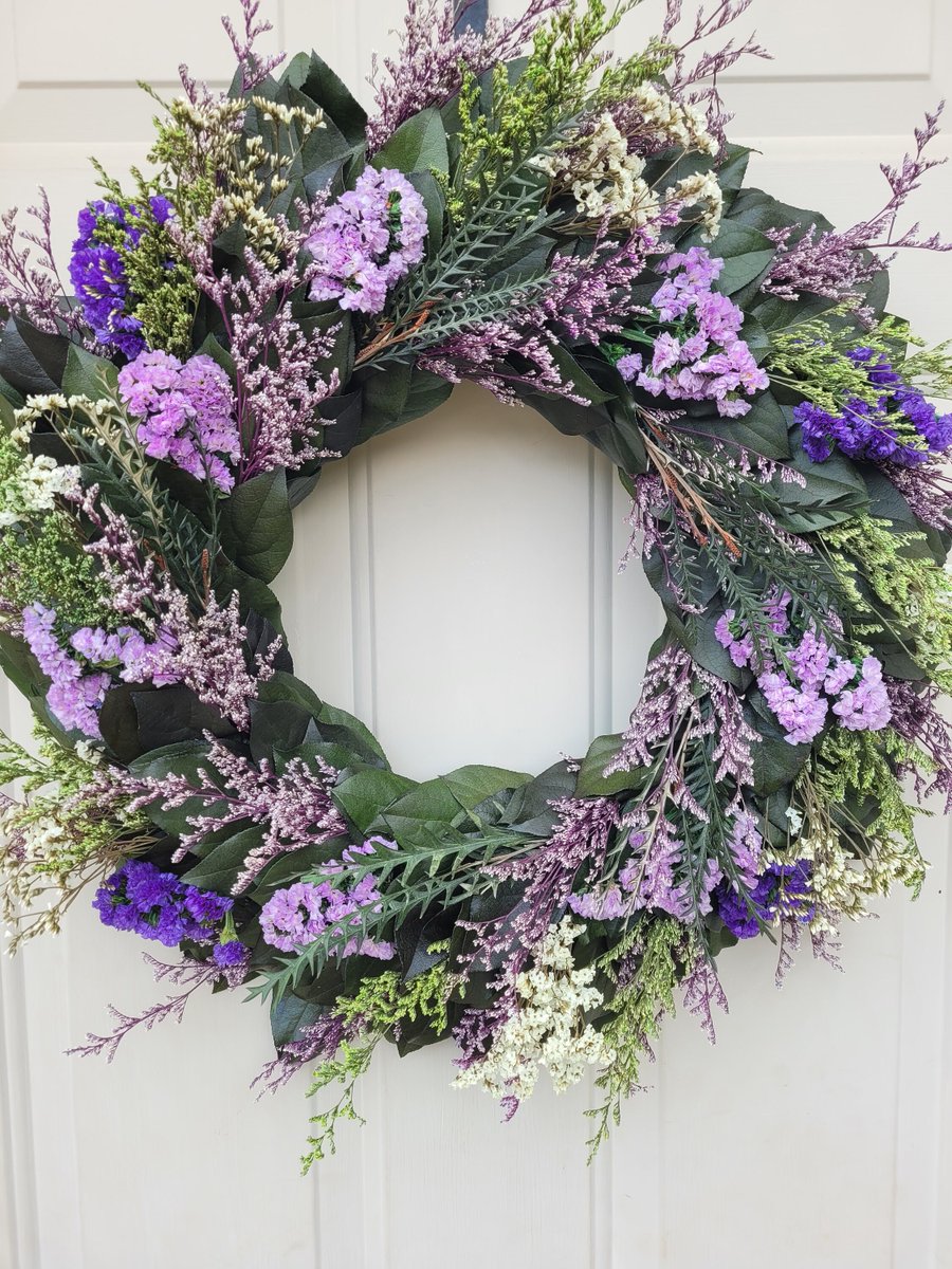 endlessblossoms's tweet photo. Fall wreath made with all natural preserved leaves can be displayed year- round. https://t.co/a3byQsJC0A #fallflowerwreath #flowerwreath #fallwreaths #countryfarmhouse #allseasons #eucalyptus #preservedwreath #endlessblossoms https://t.co/702Ekxj4Zx