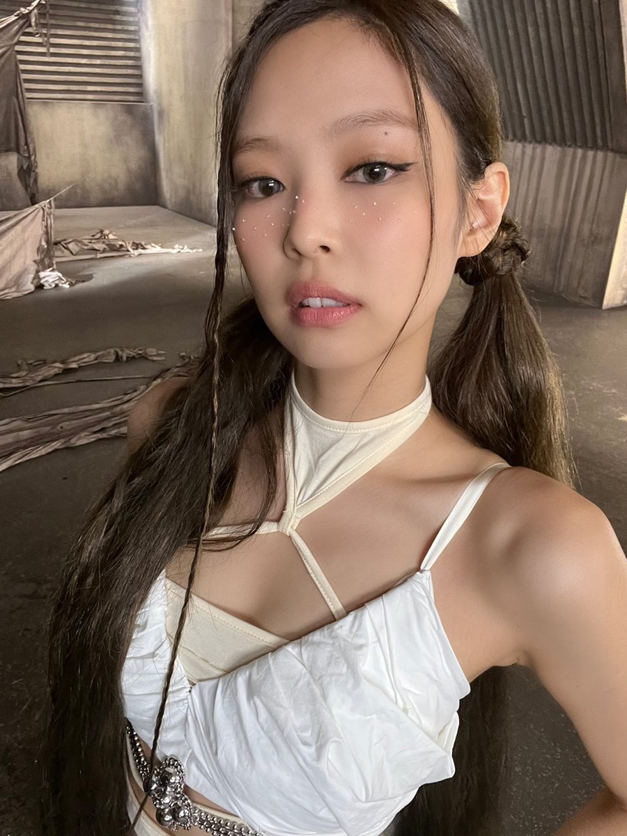 rubydevante's tweet photo. #TAEHYUNG and #JENNIE weverse latest update! https://t.co/LID2UsbIn2