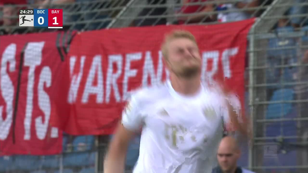 A first Bundesliga goal for Matthijs de Ligt 💪”