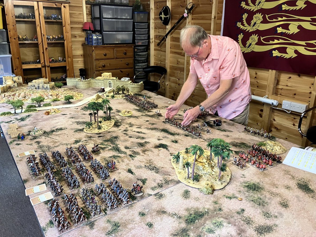 gareth_lane's tweet photo. The Battle of Issus 193AD - @WWargamers aka Gaius Pescennius Niger, deploys from column of march into full battle formation. Ian’s chosen battle plan was Flanks Adance, so he would be holding the centre, while probing the enemy on each wing.
#28mm #romancivilwar https://t.co/2pvn8iKJP8
