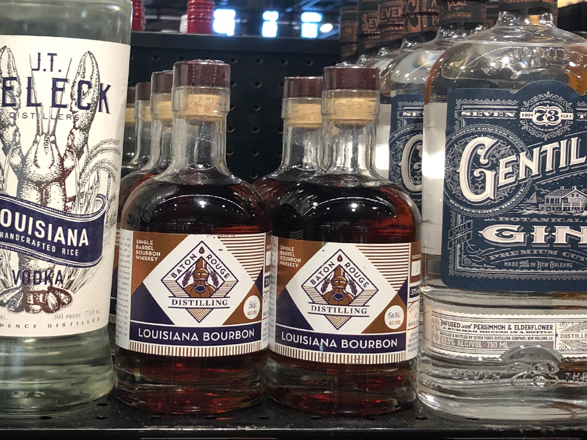 BTRbourbon's tweet photo. Our #bourbon is now available at @RousesMarkets at the Village Market location in #BatonRouge! #lousianabourbon  #craftbourbon #craftspirits #craftwhiskey #craftdistillery #drinklocal https://t.co/PIYnW1W432