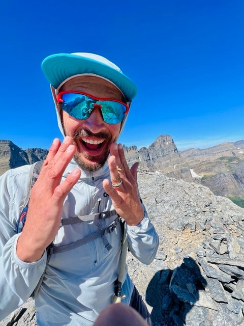 ChelseyDC's tweet photo. My sister just cemented her position as "coolest person I know" by proposing on a mountain top.

He said "YES!"

Lynsey &amp; Dan, I've loved watching you build your lives together in a way that is so beautifully and uniquely "you"...and I can't wait to see what comes next!

💛💛💛 https://t.co/v17tdIuVan