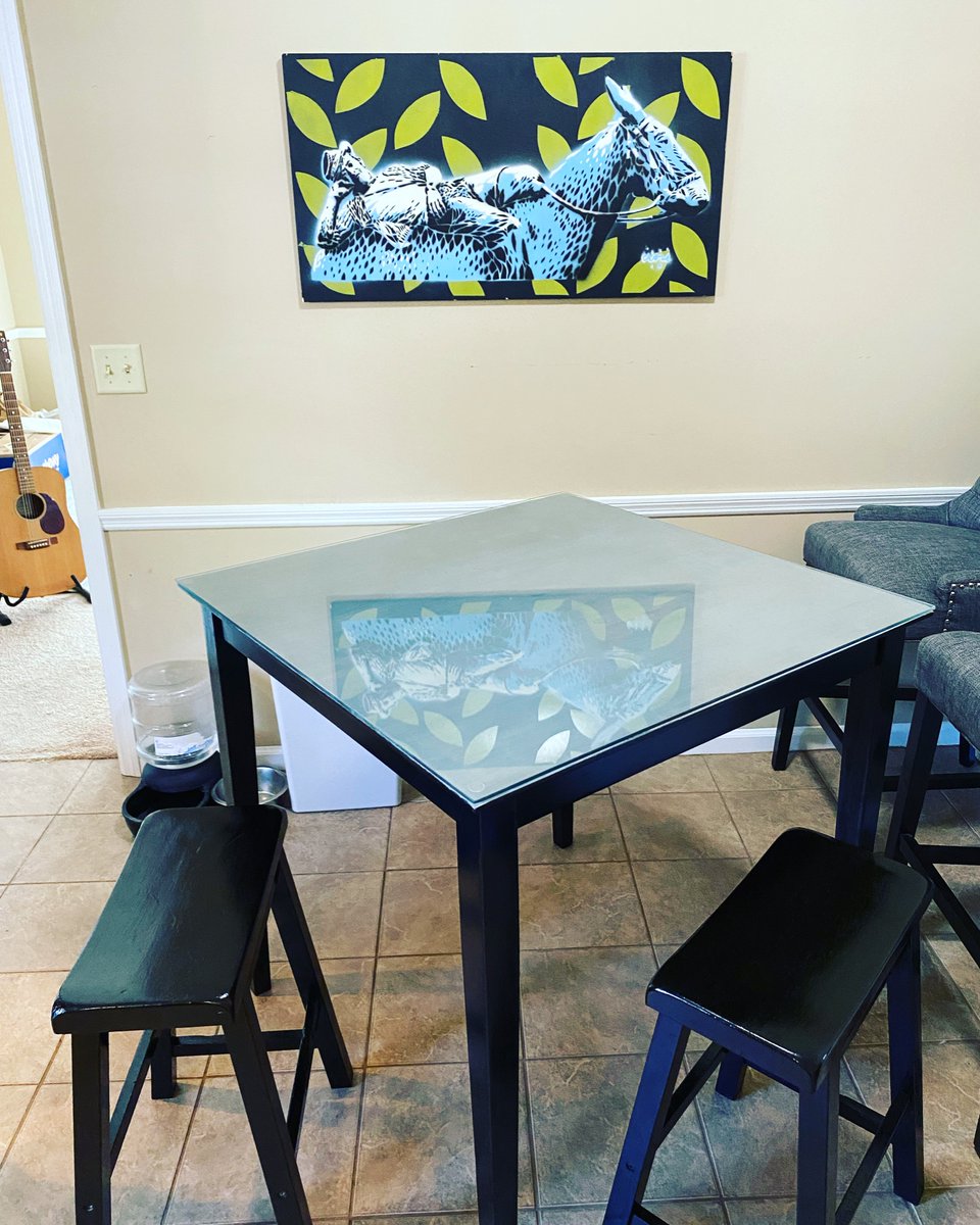 dwmcclain's tweet photo. Destressing by refinishing furniture https://t.co/S40HiTLeqV