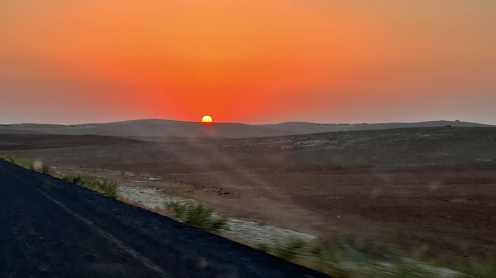 MehmetEkinci63's tweet photo. An itibariyle #Harran #Koyunluca’dan güneşin batışı karesi… 
#Bazda https://t.co/WpQqpTnzRi