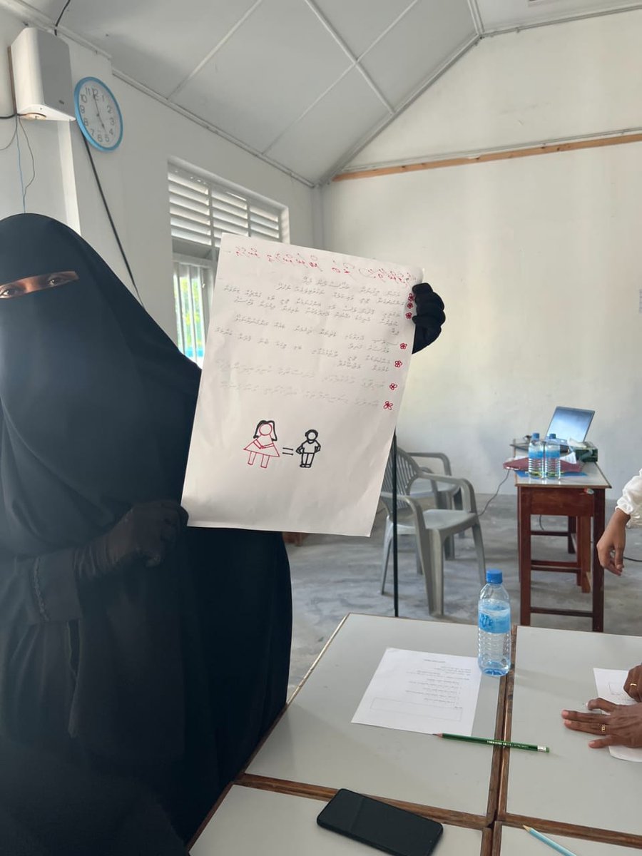MaldivesFamilyF's tweet photo. Youth ge ehy gai k gaafaru council aa wdc aa gulhigen "mintheege thaafthu kurun nahthaalun" awareness program. 
#gaafaru #session 
@MoYSCEmv @MVIaffairs @MoGFSSmv https://t.co/691xzKo4ww