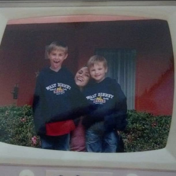 tamelahansen's tweet photo. Disney memories are the best! https://t.co/illMD46Sbx