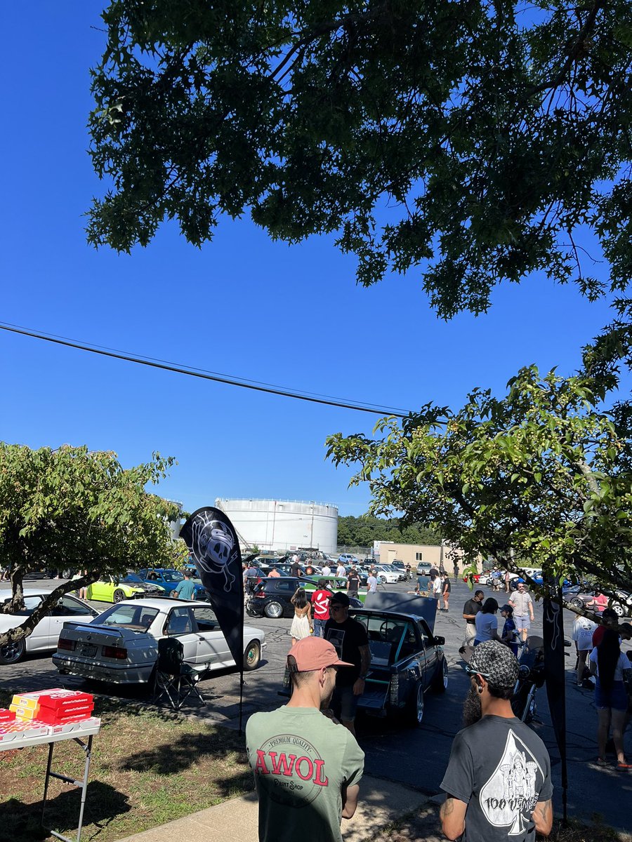 RevivalMotoring's tweet photo. Throwback to last Sunday! Another successful 🍩🍖 in the books! https://t.co/dNDviDgKyH