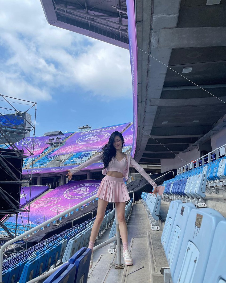 tiffcnyr's tweet photo. Summer feels like home this year.🌞 https://t.co/ZRWIMXIgB2