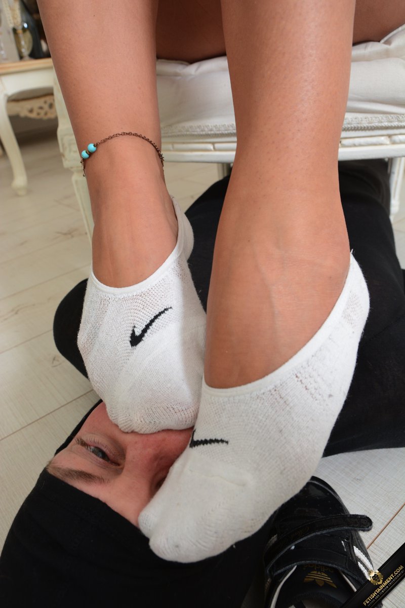 FeetFemdomVideo's tweet photo. Neues FOTOSET mit Cherry Preston online
https://t.co/YkXBHTNHZb
😍😍😍😍

#socks #socken #fussfetisch #herrin https://t.co/RFt3jdbD3E
