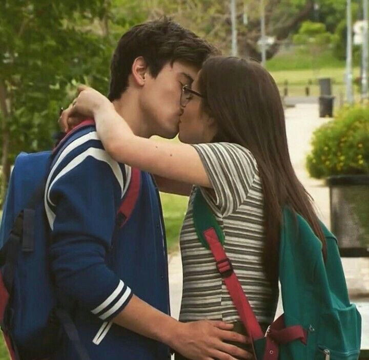 ccstetonas's tweet image. TOP 51, 50, 49 &amp;amp; 48 
nick &amp;amp; jess | 3755 votos | 1,2% 
gastina | 3978 votos | 1,2% 
binuel | 4005 votos | 1,3% 
villaneve | 5116 votos | 1,6%