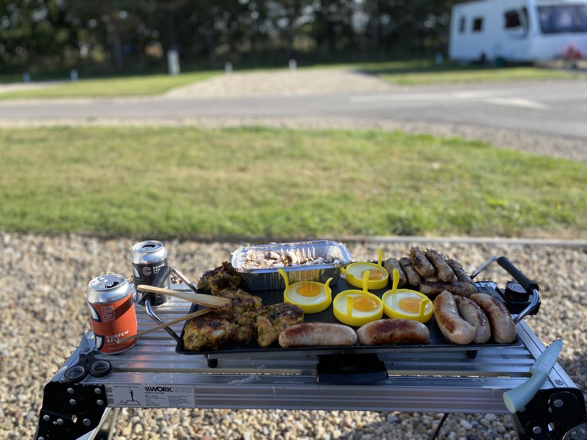 Nothing better than beer, bbq and bbc5L with the mighty toon showing their potential. Howay the lads! #bbcfootball #uncommonlygoodbeer #roundcornerbrewery #rcb