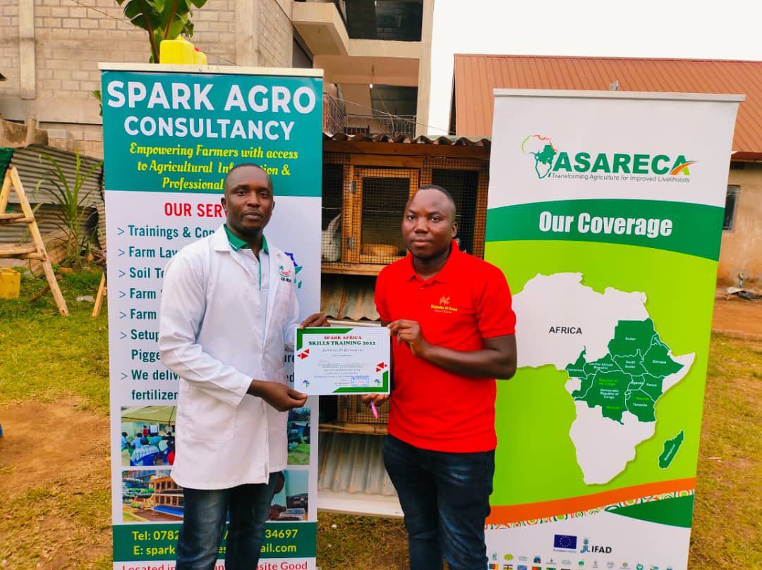 ASARECA's tweet photo. After a successful two day Training on #urbanfarming #rabbitfarming #Organicfertilizer #liquidsoap #liquidsoapmaking @spark_africa Founder Allan Ahimbisibwe in partnership with @ASARECA award farmers certificates of particpation and completion of the two day course in Nansana. https://t.co/ukmXarB45R