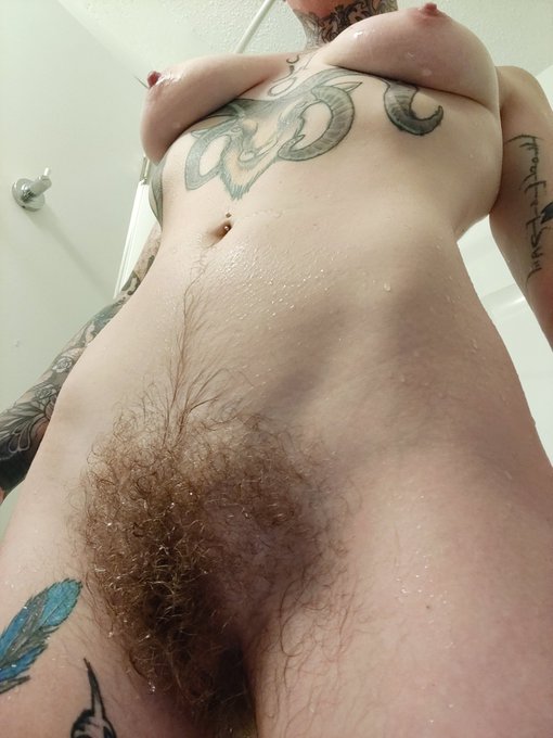 Scary Mary 🕯️👽uncensøred - Hot wet Sunday bush https://t.co/b0UorLMekv