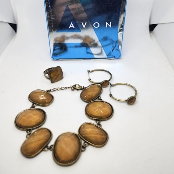 CurvesPlusShop's tweet image. So good I had to share! Check out all the items I'm loving on @Poshmarkapp from @LoriDal05791258 #poshmark #fashion #style #shopmycloset #americaneagleoutfitters #theladythesailor #avon: posh.mk/lN1uSHg5Fsb