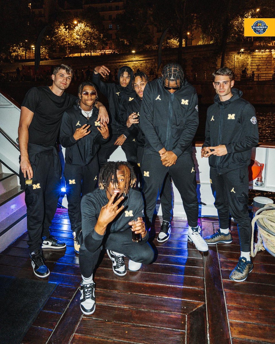 umichbball's tweet photo. We on a boat! 🛳🗼🍾 https://t.co/ZQ2n5chU7G