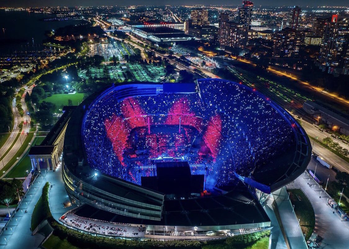 badbunnyontour's tweet photo. para los que dijeron que bad bunny nunca iba a llenar un estadio en USA… estoy tan fkn proud de Benito ✨🫶🏼 https://t.co/hjBoU9RgOP