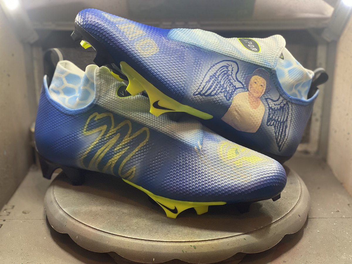 Special Memorial cleats for CC Moody senior QB <a href="/JonMichael1_2/">Jon-Michael Ortega</a>   Thank u for allowing me to be part of this special moment! Only @ <a href="/beenstanginceo/">Been Stangin Customs</a>