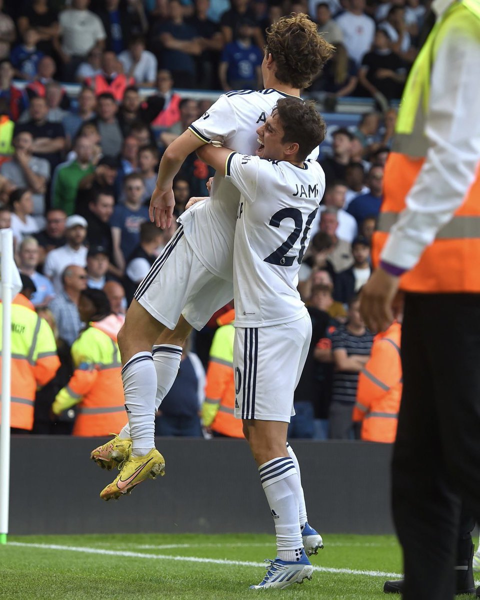 Daniel James tweet media