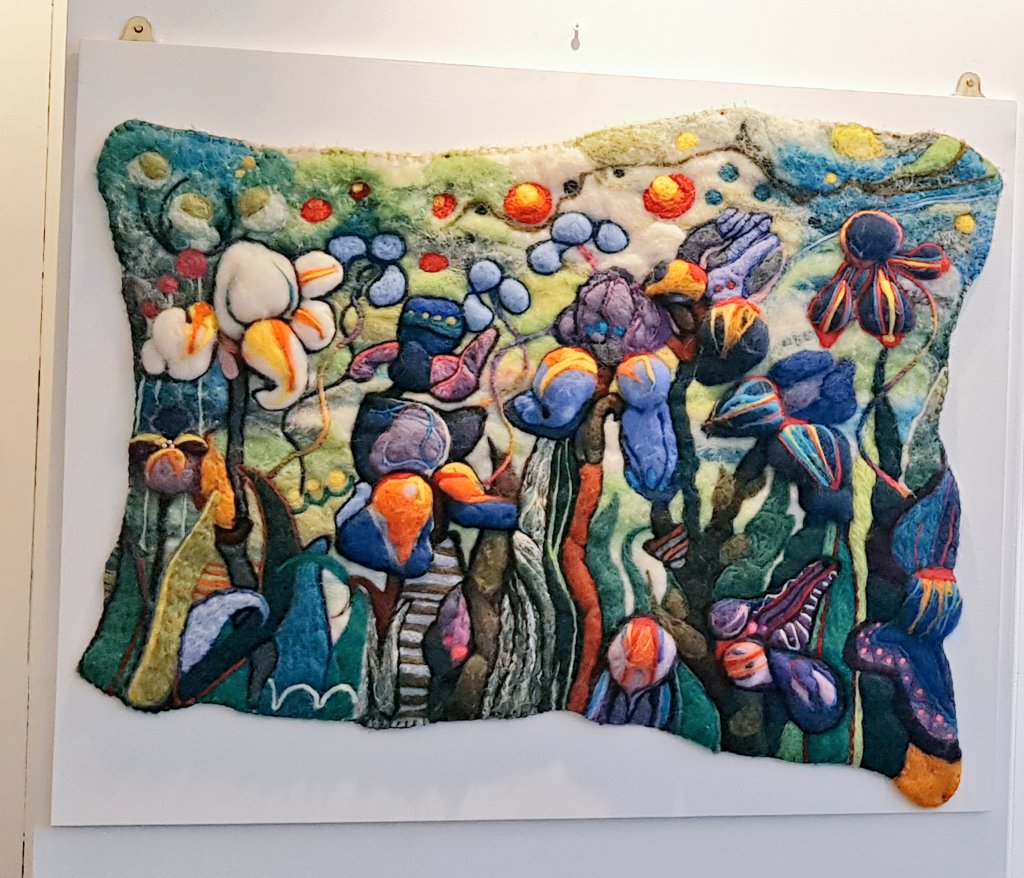 langportclocks's tweet photo. We are pleased and honoured to be exhibiting some truly exceptional artwork. The attached photos are bespoke feltwork tapestries created by Magdalena Zofia Wynne-Griffith #Langport #Somerset #whereitsto #Art https://t.co/ZYi8Sj37sC