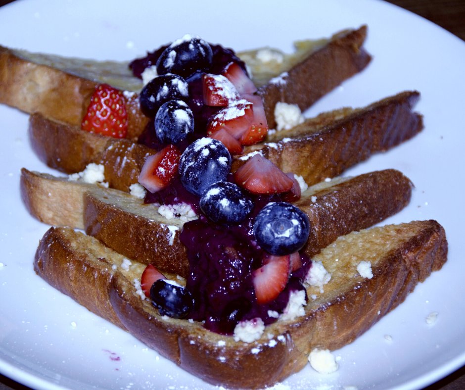 ElmhurstBrewing's tweet photo. Start your day off right with #brunch at #ebc! 🙌
The Very Berry French Toast - Berry compote, fresh berries, mascarpone butter, and maple syrup - wow it looks good!
Stop by to see what other deee-licious creations our chef has for you 😊 #frenchtoast #brunchlocal #elmhurst https://t.co/DEb7t4YpGt