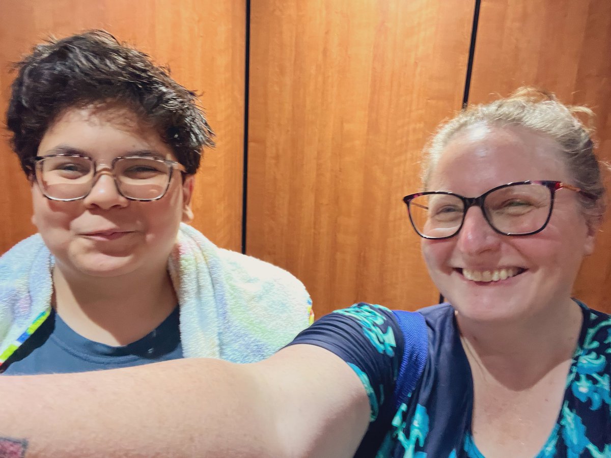 #pilottwtselfieday see you kids at the show tonight!!! #icycincy #tøp #tylerjoseph #JoshDun #twentyonepilots