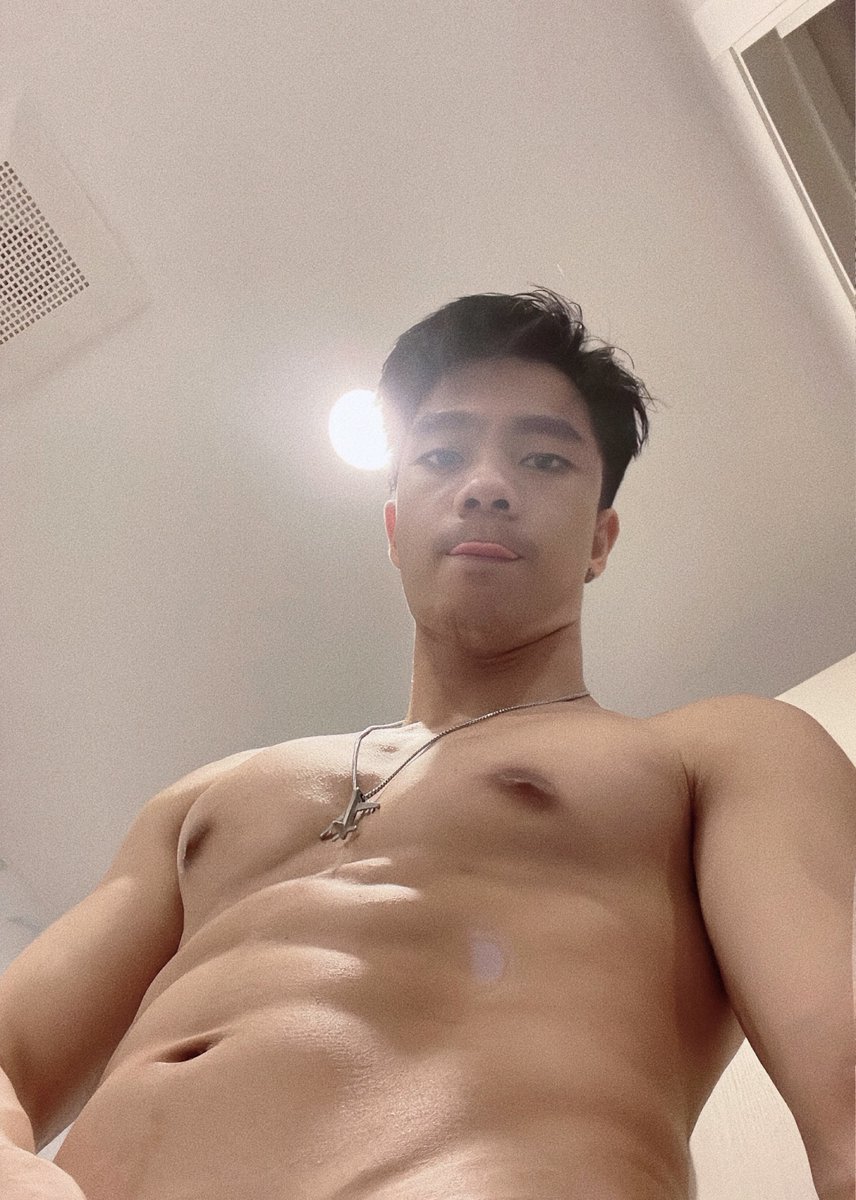 mckers's tweet photo. ครอบออกแล้ว ไม่โป๊... 😆 https://t.co/NAr3kT8c4x