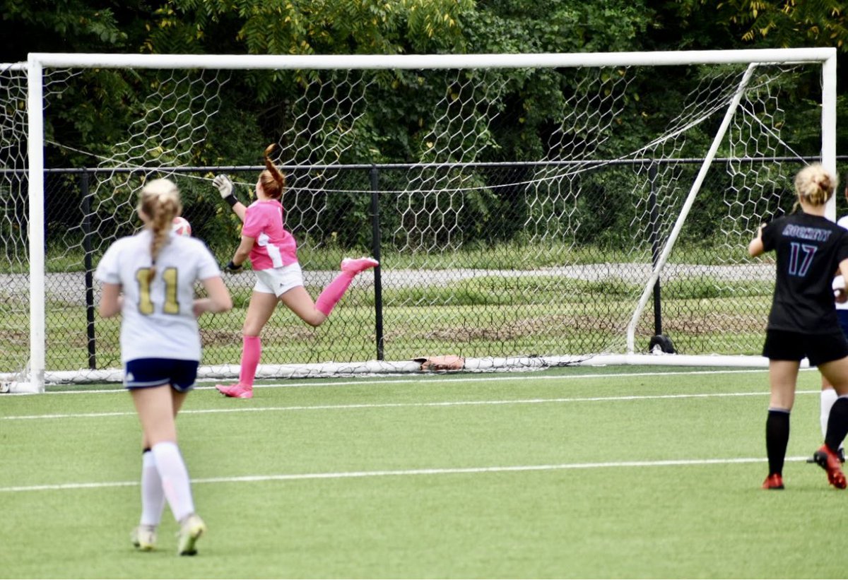 hannahhaydenGK's tweet photo. 2nd half… score is 0-1, &amp; Independence leads. But, their lead didn’t last for long. Junior @RileyObryan2 scores off a beautiful @OliviaHass1 corner kick. Junior Callie Segeleon and Senior @elliesmeyer would also answer with 2 - back-2-back goals to confirm the Rockets win. 🚀⚽️ https://t.co/ior7uBy3LH