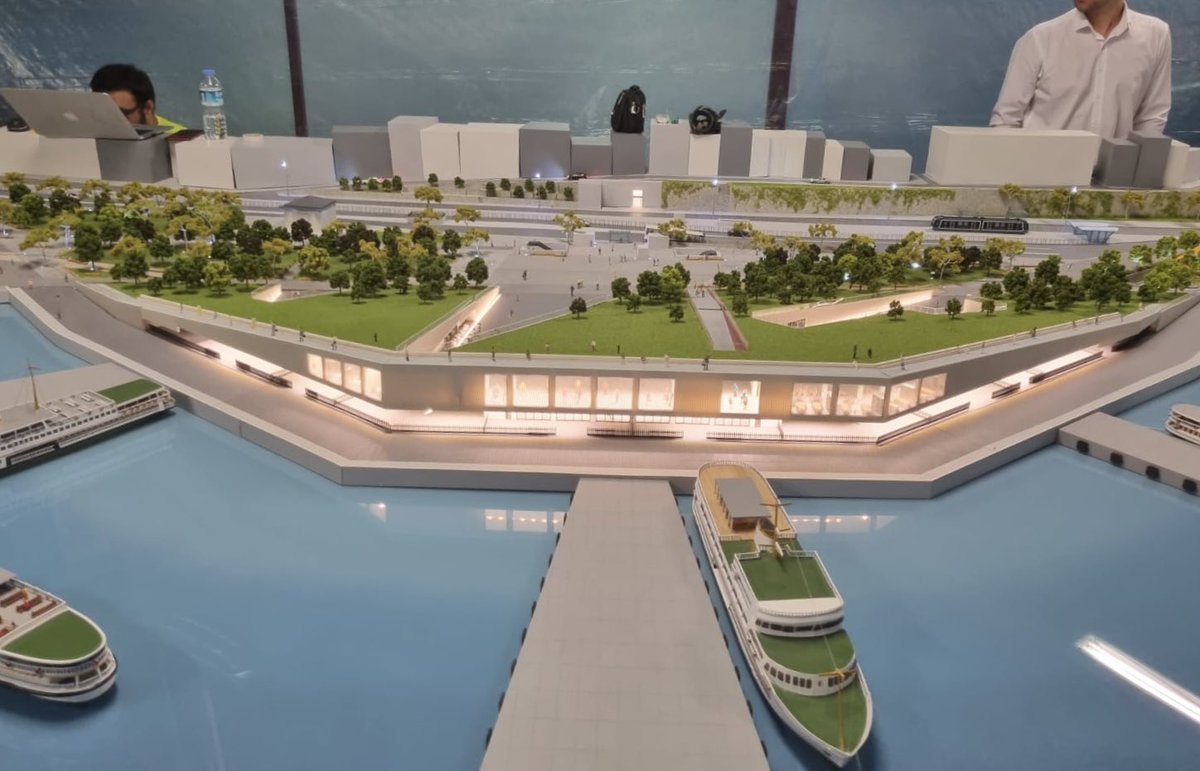 hakkiyirtici's tweet photo. Yeni Kabataş iskelesi
Tasarım: Mimar @armanakdogan 
IND [https://t.co/o55Kw5Lh26]

Mecidiyeköy metro girişinde projeyi inceleyebilirsiniz. https://t.co/FxhR1hnO8L