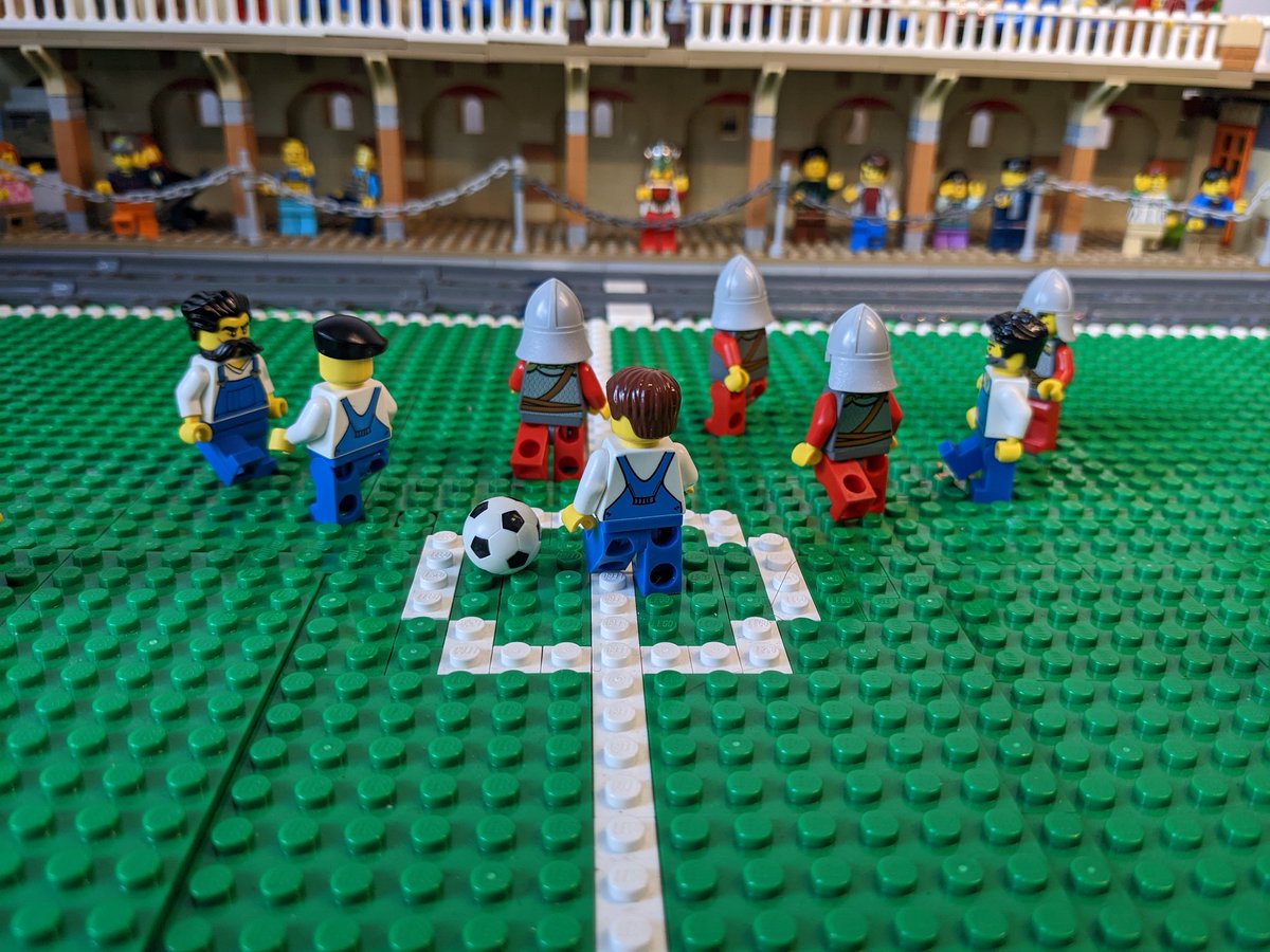 LocoLinkingrad's tweet photo. 45' - The whistle finally goes at the end of the half, and our boys look very glad to hear it. So far it has not been the inauguration we were hoping for. We need to come up with a much better showing after the break.

HT: Locomotiv Linkingrad 0-2 Redbrick Albion https://t.co/Rn1CVoVmvQ