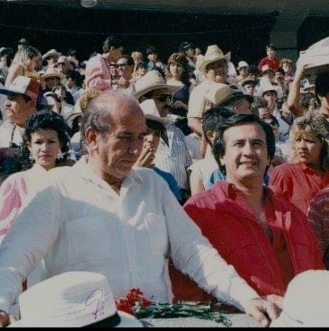Hace 50 años un mismo dia  de agosto,  CAP con 49 años fue electo por primera vez candidato a la presidencia, yo a los 22, era electo líder de la Juventud.  Fuimos amigos siempre. Lo q más me honra de la historia es q mi amigo está en ella, por ser protagonista excepcional
