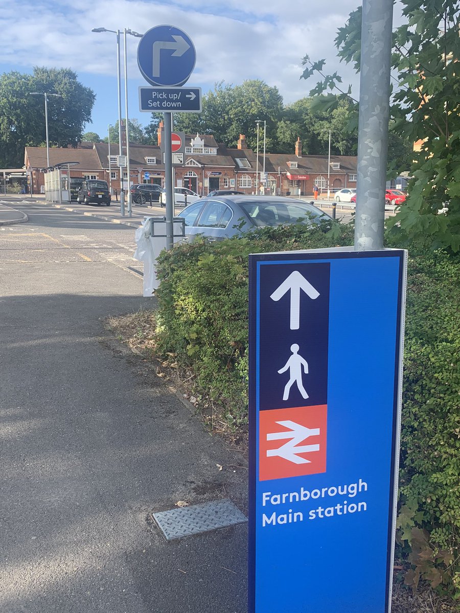 Haha, just seen this pointless sign at the station 🤷🏼‍♂️😅🤦🏼‍♂️