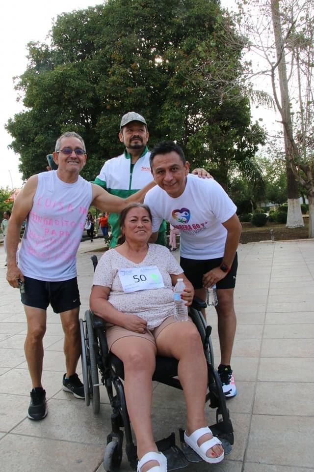 charro_rl's tweet photo. Recorrimos 2.6 km, agradezco la participación de diferentes directores y jefes de departamento del gobierno municipal.
A través del DIF, Seguiremos impulsamos diversas estrategias y acciones para contribuir al beneficio de las personas adultas mayores.
@mrikelme
#JLHM https://t.co/QbK9Ct74q5
