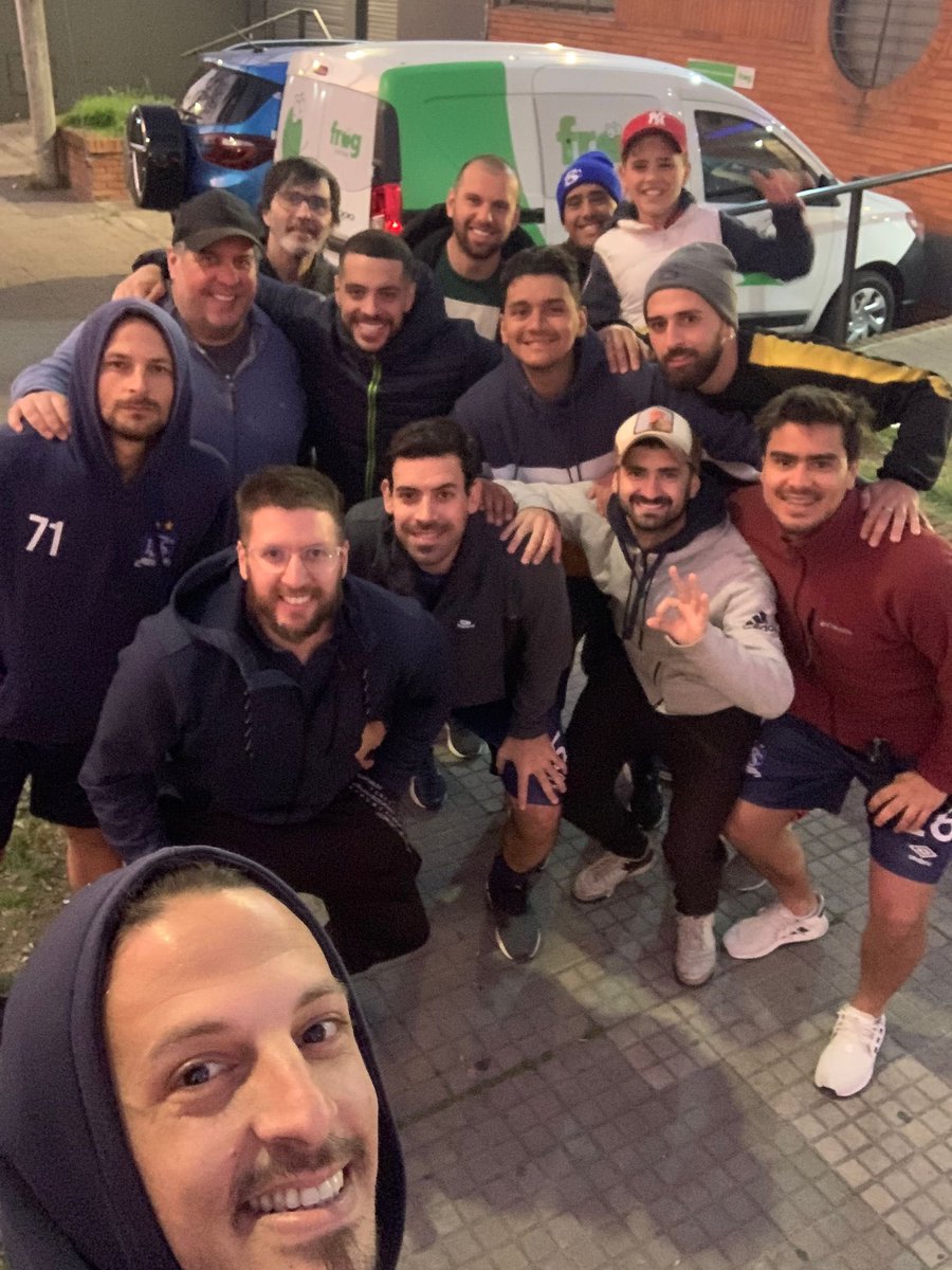 Jugó bien, recuperó su nivel y con esos atributos ganó. Un buen sabado salsero.

Goles:
⚽️⚽️ Mono
⚽️ Canario
⚽️ Pele

Cambios:
Sebo 🔄 Rozas
Lucas 🔄 Pelado
Facu 🔄 Pony
Nicolino 🔄 Canario 
Chapa🔄 Pele
Capi 🔄 Juani

#SalsabacheFC
#VamosLosDespro 🔵⚪️