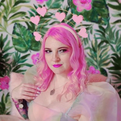 Had a little photo shoot for new author headshots had lots of fun #indieauthor #author #wallcrawl #NewProfilePic