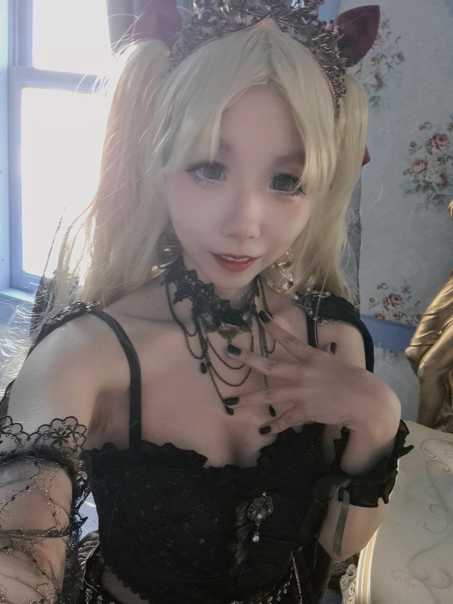 smilingbubble's tweet photo. Drove to LA to do a Ereshkigal photoshoot ystd 🦌
#ereshkigal #FGO https://t.co/CvANVAzj60