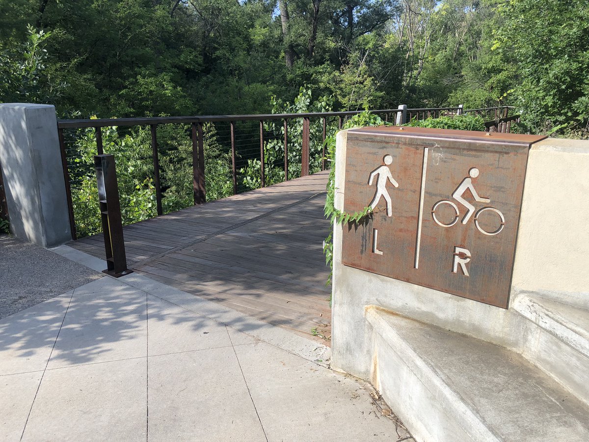 HappyBikeTrails's tweet photo. I arrived in Minneapolis a day early for the @apbp conference and peddled the Grand Round Scenic Byway  https://t.co/nTVIQVBRGo. Great scenery, historic sites, public art, outdoor recreation, food/drink. Already feeling inspired by high quality walk/bike infra. #apbp2022 https://t.co/3O7wz926wN
