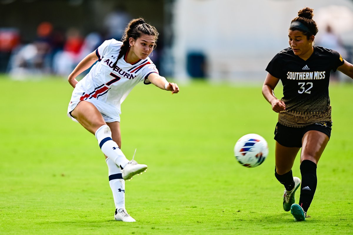 NCAASoccer's tweet photo. That winning feeling! 

#NCAASoccer x 📸 @AuburnSoccer 
https://t.co/VttDe0eXzQ