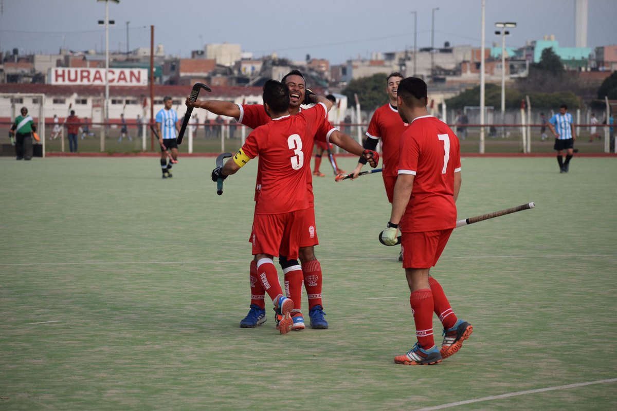 quemerodelsurok's tweet photo. 🏑#HockeySobreCésped
🏆 #TorneoMetropolitano
➡️C1 -Ronda 2 Fecha 5
📍 La Quemita
⚔ #Huracán 🆚️ #EFILobos
👉Intermedia 0-3
👉Primera 5-0
🎈Aaron Loto - Victor Mamani x2- Ángel Lucena-Jorge Hernández
📸 Instagram angeless.torress
🔥 #VamosQuemeros https://t.co/SA1LkMKrLK