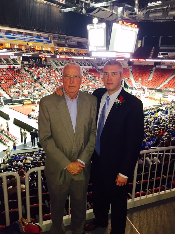 OsbornMitch's tweet photo. With permission from the Lansing family it is with a very heavy heart I am reporting former Harlan Cyclone HOF basketball coach Dave Lansing passed away last night ⁦@IowaBCA⁩ ⁦@IHSAA⁩ Prayers to Diane and the children during this very tough time.🙏 https://t.co/nMH56L1Tt6