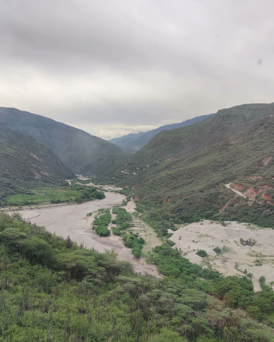 Alejandro_AT__'s tweet image. Cañon del Chicamocha ⛰️🌄 . .
.
.
.
.
.
.
#AlejandroAT #cañondelchicamocha #miradorcolombia #cañondelchicamocha #santander #santandercolombia #colombia #colombia🇨🇴