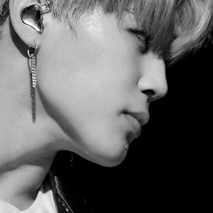 Jimin_J13's tweet photo. 작은 바램이 있다면 울 지민이가 상처받지 않았으면... 사랑해 지민아💜

Remember our Jimin's first song #WithYou by #JIMIN #BTSJIMIN of #BTS (@BTS_twt) and Sungwoon https://t.co/uyPYS6HLfL