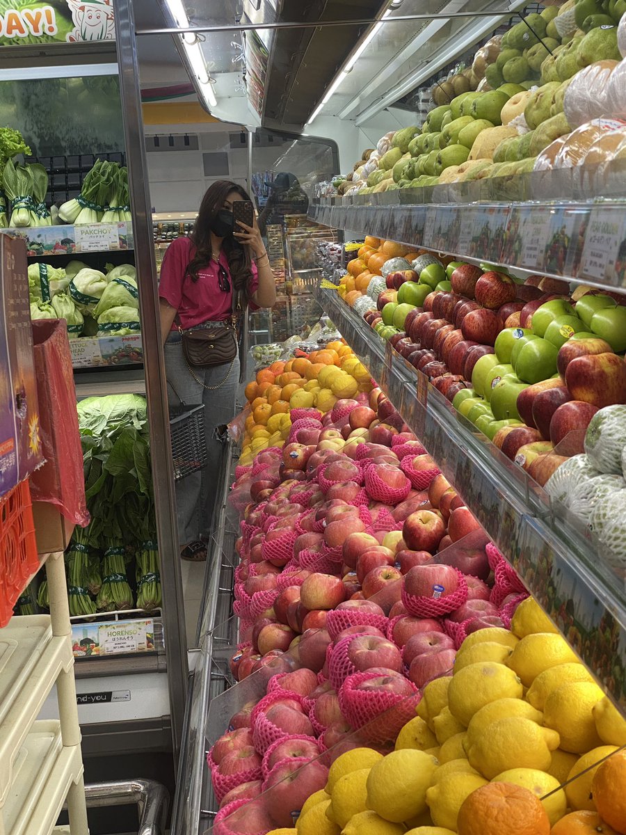 ayuguns's tweet photo. Lebih seger liat kamu daripada buah, bhuahahahahah sekarang senin https://t.co/pRddS0Krel