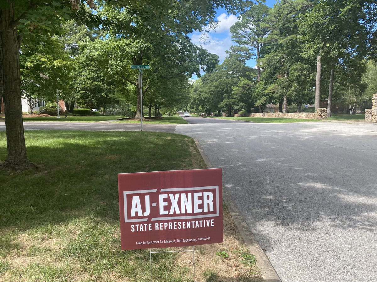 AJExner's tweet photo. Another day, another batch of signs
.
.
.
Something is brewing
#moleg #flipthishouseseat #Exner4MO https://t.co/TzoG7aOg8Y