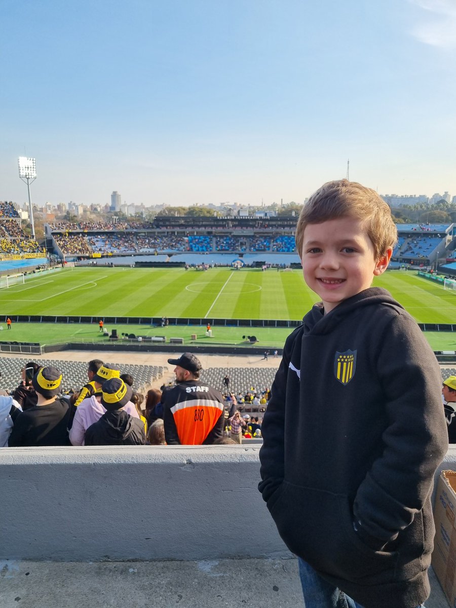 daniel_cap_'s tweet photo. Le tocó el debut en el Centenario viendo a los pibes de @FormativasCAP dejar todo en una final del mundo 💛🖤 https://t.co/KWjzkxn5SE