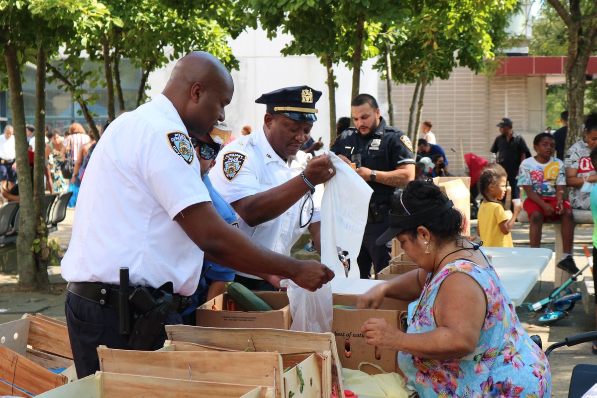 Monique49930804's tweet photo. Throggs Neck Family Day 2022                  Thank you for all the love ❤️ 💙 and support!!! https://t.co/z0EWsVlr9q