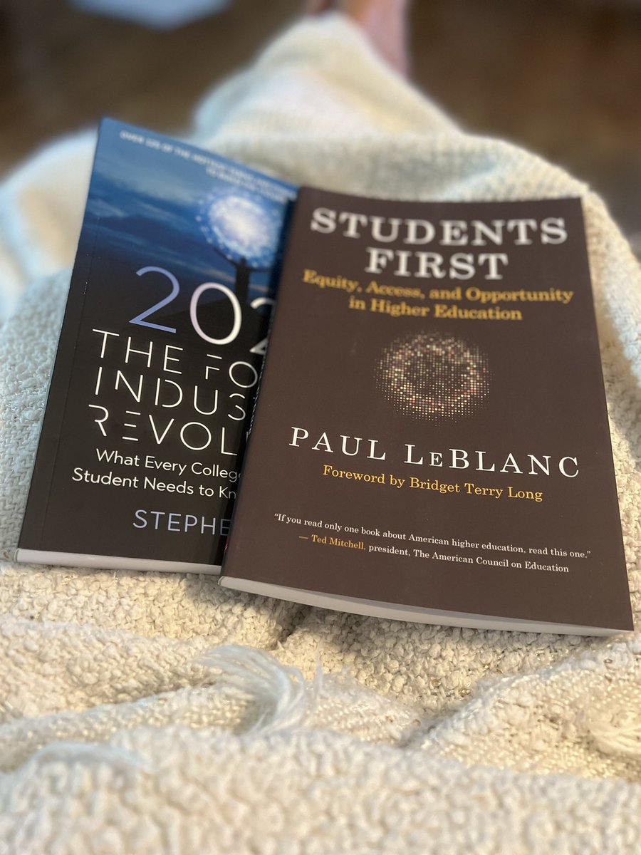 MelissaPaciulli's tweet photo. When your vacation is delayed because of covid…at least my new books arrived today! Looking forward to diving in. #studentsfirst #studentlearning #tech #engagelearning https://t.co/QrEIemVItp