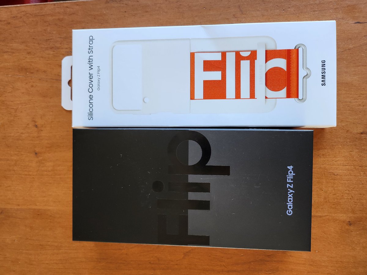google_username's tweet photo. Z Flip 4 256GB Blue edition
#goodmorning #Twitter #teampixel #OneUI5Beta #google #madebygoogle #androidoneui #pixel6a #android13 #android13beta #googlepixel @madebygoogle #Samsung #oneplus #nothingphone #OneUI5 #oneui #android #iPhone #iosbeta #zfold4 #zflip4 https://t.co/YoO6L3P4Sn